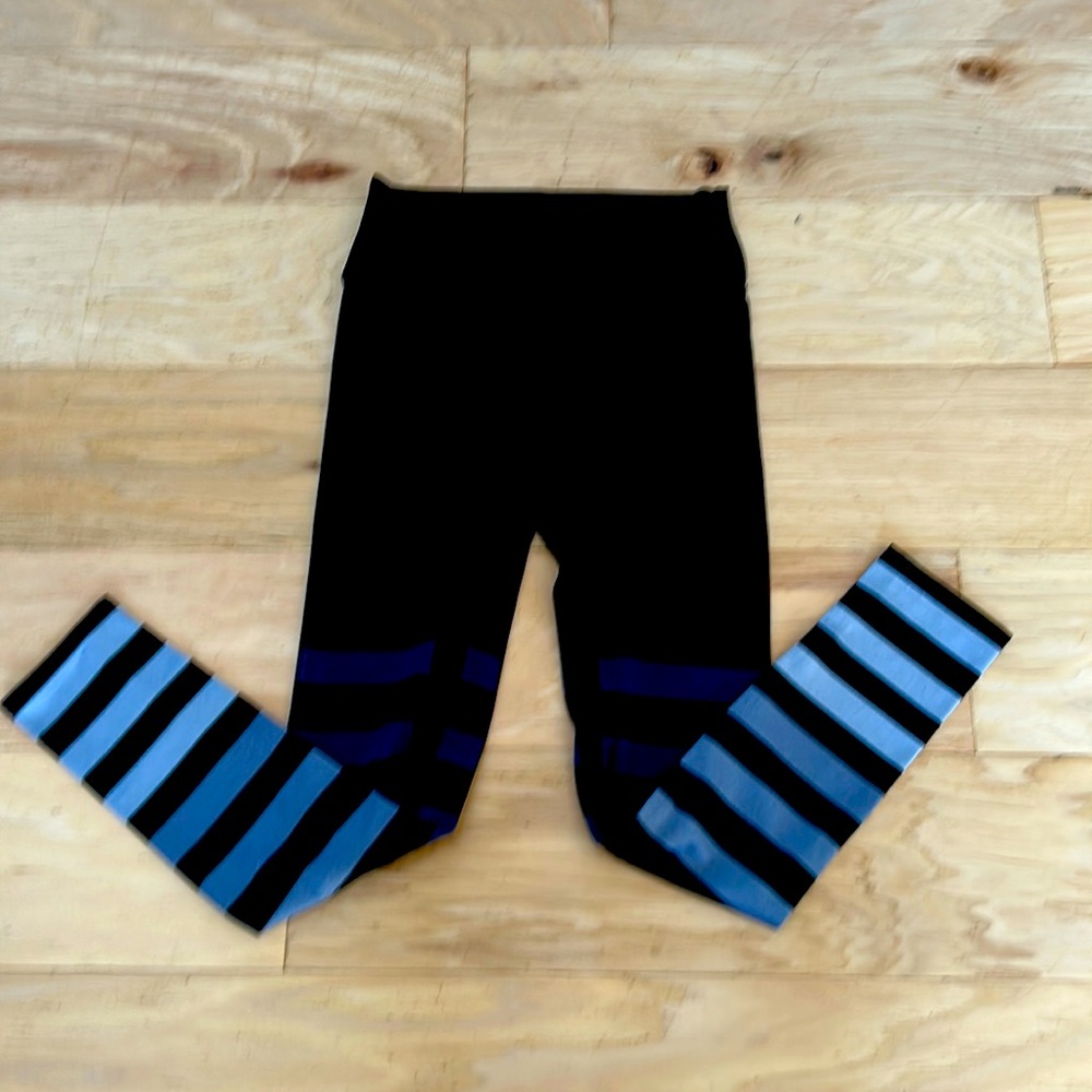 K-DEER girls size medium leggings.